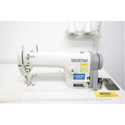 Прямострочная промышленная швейная машина Brother SL-1110-5 (комплект) 